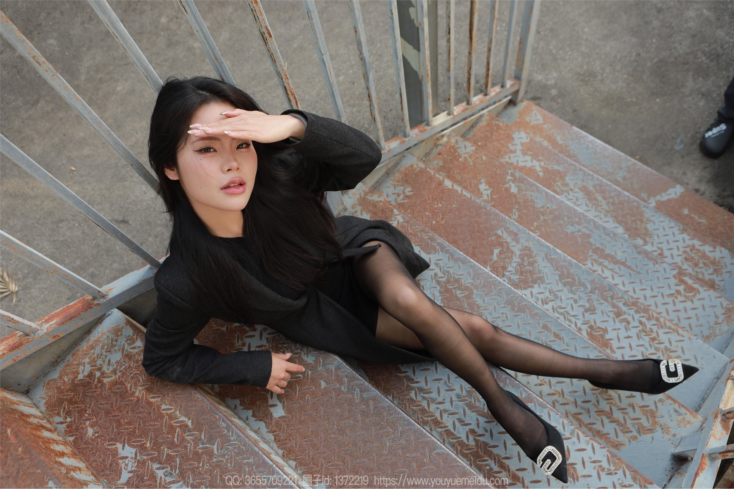 IESS异思趣向  2025.01.02 丝享家 1940 兔兔《黑丝女人》